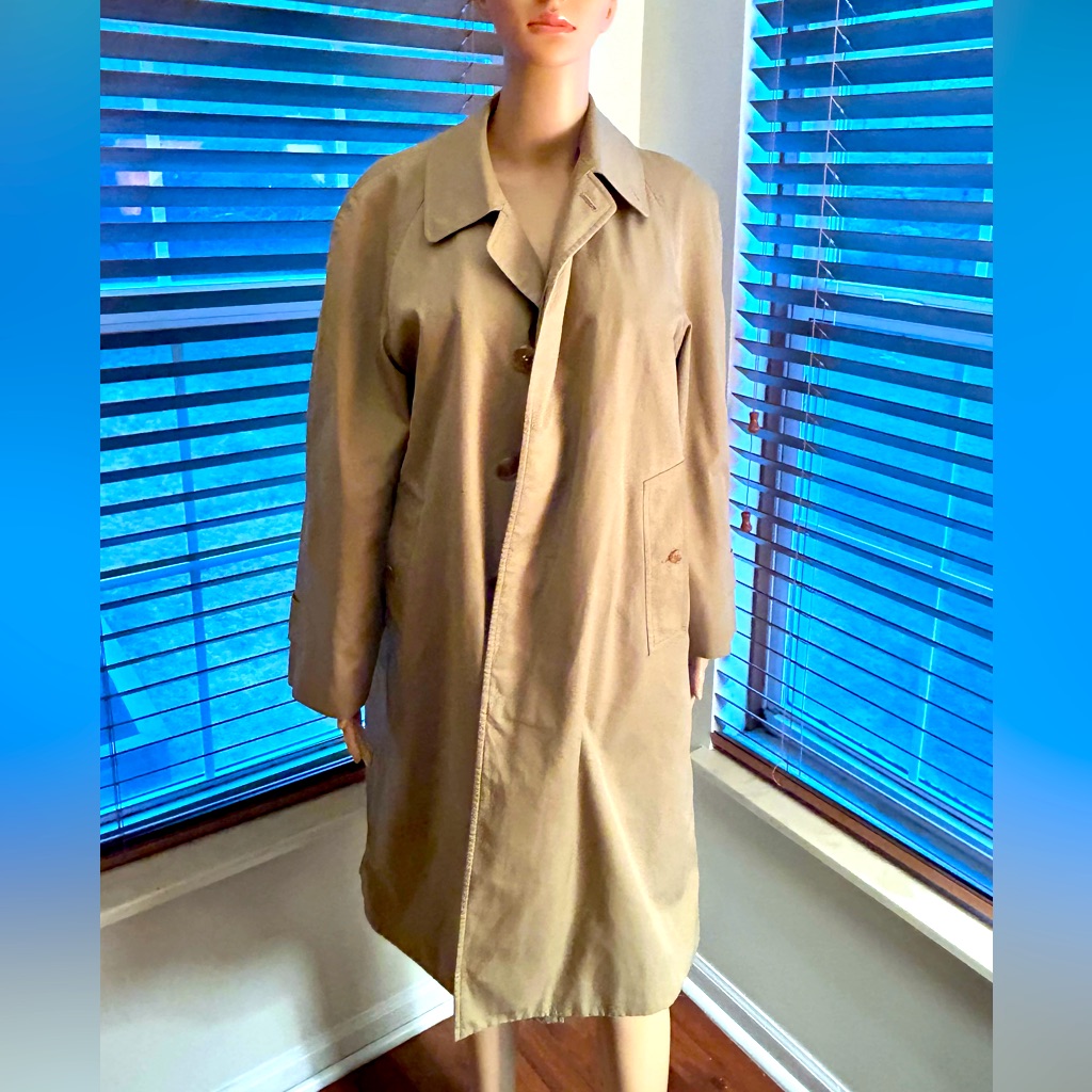 Burberry Raincoat With Wool Removable Lining Size 6